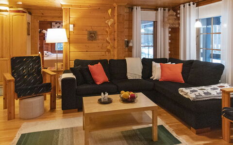 Kuusenkolo: Træ, Sommerhus, Bjælkehytte, Skov, Skur, Garden Bygninger, Lærk, Woodland, Bejdse