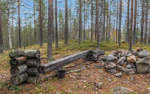 Munkero: Altan, Lejlighed, Skygge, Glas, Ejerlejlighed, Gelænder, Veranda, Dagslys, Dæk, Udendørs Møbler