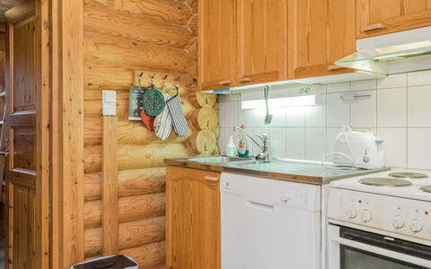 Pyhä-Rasti: Træ, Sommerhus, Bjælkehytte, Skov, Skur, Garden Bygninger, Lærk, Woodland, Bejdse