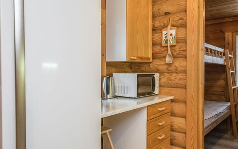 Pyhä-Rasti: Træ, Sommerhus, Bjælkehytte, Skov, Skur, Garden Bygninger, Lærk, Woodland, Bejdse