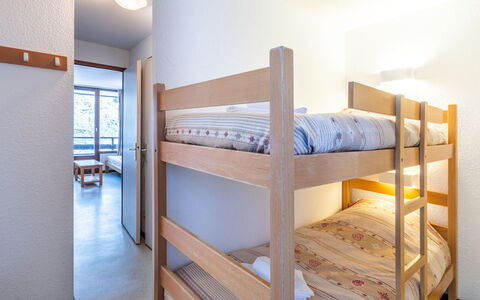 Morillon 604: Køjeseng, Ejendom, Komfort, Bygning, Træ, Gulvbelægning, Etage, Bed Frame, Hostel, Seng