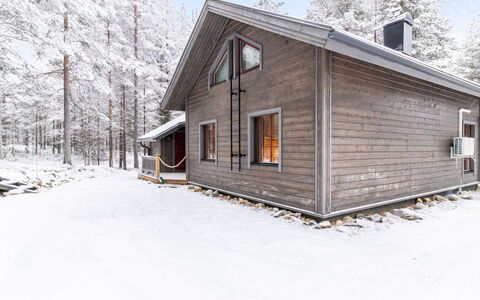 Pyhänkarhu 1: Sommerhus, Hus, Hjem, Garden Bygninger, Sidespor, Bjælkehytte, Stuehus, Estate, Skur, Gård