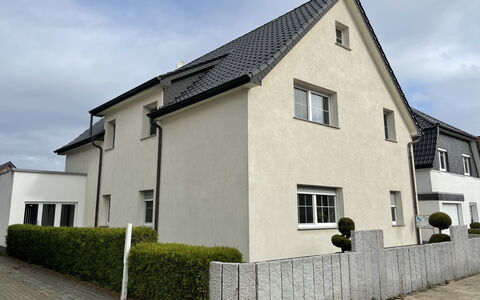 Nordlicht: Himmel, Plante, Bygning, Sky, Vindue, Hus, Sommerhus, Boligområde, Tag, Facade