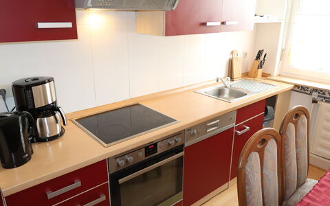 Nordlicht: Cabinetry, Køkkenvask, Countertop, Ejendom, Håndvask, Tap, Køkken, Komfur, Træ, Køkken Apparat
