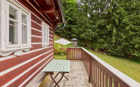 Sunny Slope & Sauna: Træ, Hus, Sommerhus, Hjem, Sidespor, Hårdttræ, Bjælkehytte, Lawn, Have, Gård