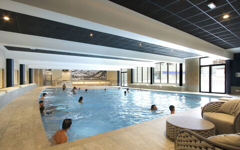 L'Alpe D'Huez 605: Vand, Svømmepøl, Bygning, Ejerlejlighed, Fritid, Hus, Ejendom, Ferieby, Thermae, Lejlighed