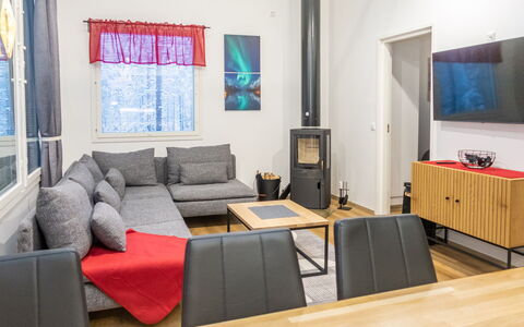 Saukonpesä B: Møbel, Gulvbelægning, Indretning, Etage, Couch, Træ, Stue, Loft, Værelse, Belysning