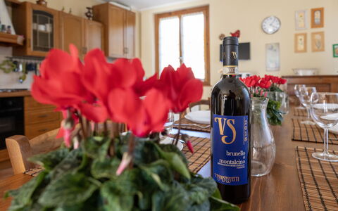 Villino Setteponti: Flaske, Drinkware, Glas Flaske, Vin, Vinflaske, Barware, Rødvin