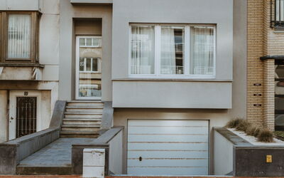 Blankenberge 810: Bygning, Vindue, Træ, Rektangel, Materielle Værdier, Kompositmateriale, Facade, Dør