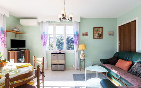 Le Néflier: Himmel, Bygning, Plante, Vindue, Træ, Urban Design, Boligområde, Asfalt, Hjul, Vejbelægning
