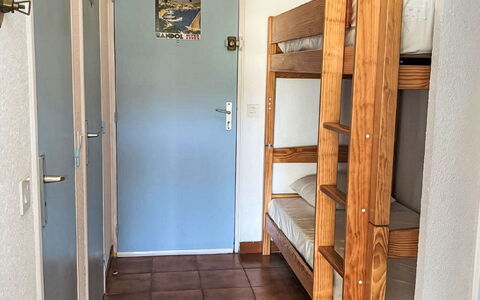 Le Lavandou 347: Ejendom, Bygning, Dør, Træ, Indretning, Maling, Etage, Gulvbelægning, Hus