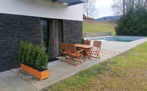 Mountain Luxe Nest & Pool: Plante, Ejendom, Vejbelægning, Skygge, Murværk, Stol, Udendørs Møbler, Træ, Træ, Mursten