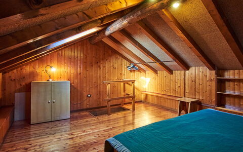 Il Crotto: Møbel, Ejendom, Bygning, Træ, Cabinetry, Indretning, Etage, Hal, Hus, Hårdttræ