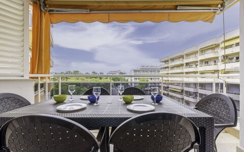 Salourhin: Lejlighed, Indretning, Altan, Ejerlejlighed, Design, Hotel, Bejdse, Stueplante, Penthouselejlighed, Aluminium