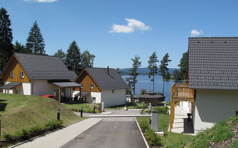 Lakeside Village 6: Himmel, Sky, Plante, Ejendom, Vindue, Bygning, Bjerg, Highland, Træ, Træ