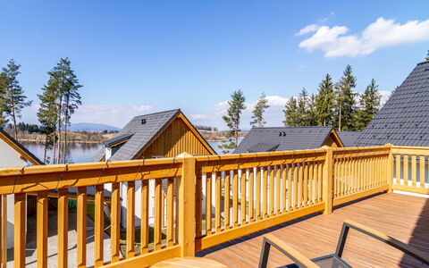 Lakeside Village 22 (+ Sauna): Himmel, Sky, Bygning, Træ, Træ, Vindue, Hus, Bejdse, Sidespor, Skygge