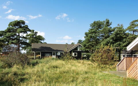 Ansgar - 150M from the Sea: Træ, Møbel, Lejlighed, Værelse, Loft, Bejdse, Stol, Hårdttræ, Klarlak, Tømmer