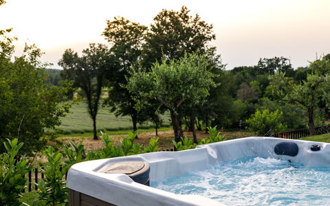 Villa Sonia: Vand, Plante, Himmel, Plantesamfund, Naturlige Landskab, Træ, Græs, Fritid, Skygge, Landskab