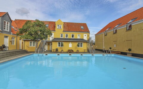 Amaia - 500M from the Sea: Møbel, Indretning, Couch, Gulvbelægning, Etage, Stue, Værelse, Bord, Stol, Lejlighed