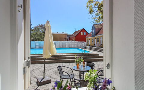 Thyrne - 500M from the Sea: Svømmepøl, Udvej, Kompositmateriale, Udendørs Møbler, Eco Hotel, Hotel, Villa, Thermae, Ferieby, Liggestol