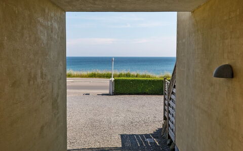 Gjuro - 50M from the Sea: Træ, Hav, Sky, Coastal Og Oceaniske Landskabsformer, Dæk, Ocean, Planke, Boardwalk, Kyst, Hårdttræ