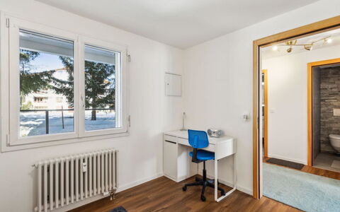 Nr.06 Haus Sursilvana: Træ, Indretning, Lejlighed, Værelse, Loft, Hårdttræ, Bejdse, Trægulve, Hotel, Planke