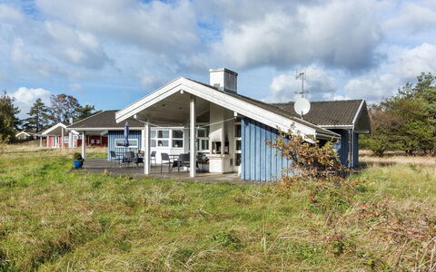 Kajsa - 50M from the Sea: Hus, Hjem, Tag, Sommerhus, Land Lot, Estate, Stuehus, Landsby, Farm