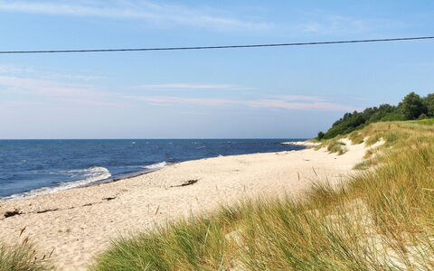 Greta - 200M from the Sea: Blå, Krop Af Vand, Kyst, Strand, Coastal Og Oceaniske Landskabsformer, Kyst, Hav, Sommer, Sand