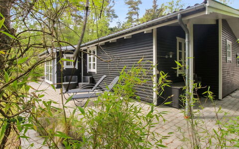 Zeytun - 800M from the Sea: Træ, Møbel, Lejlighed, Værelse, Loft, Bejdse, Stol, Hårdttræ, Klarlak, Tømmer