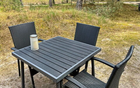 Kjeld - 900M from the Sea: Hus, Sommerhus, Tag, Garden Bygninger, Skygge, Skur, Backyard, Udendørs Møbler, Gård, Lawn