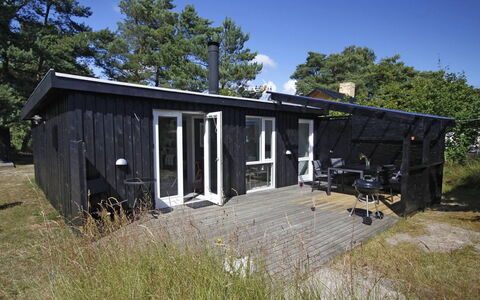 Talvikki - 250M from the Sea: Træ, Møbel, Lejlighed, Værelse, Loft, Bejdse, Stol, Hårdttræ, Klarlak, Tømmer