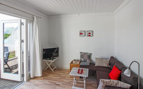 Valio - 6Km from the Sea: Træ, Møbel, Lejlighed, Værelse, Loft, Bejdse, Stol, Hårdttræ, Klarlak, Tømmer