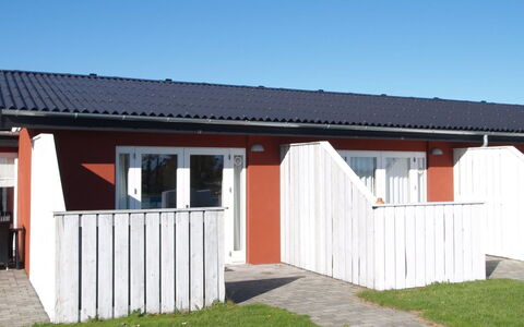 Valio - 6Km from the Sea: Træ, Møbel, Lejlighed, Værelse, Loft, Bejdse, Stol, Hårdttræ, Klarlak, Tømmer