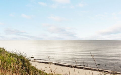 Milrid - 800M from the Sea: Træ, Hus, Sommerhus, Hjem, Tag, Landdistrikt, Sidespor, Bjælkehytte, Garden Bygninger, Hårdttræ