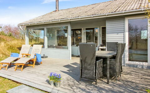 Bondi - 150M from the Sea: Træ, Møbel, Lejlighed, Værelse, Loft, Bejdse, Stol, Hårdttræ, Klarlak, Tømmer