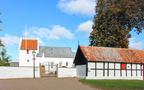 Eeske - 800M from the Sea: Træ, Møbel, Lejlighed, Værelse, Loft, Bejdse, Stol, Hårdttræ, Klarlak, Tømmer