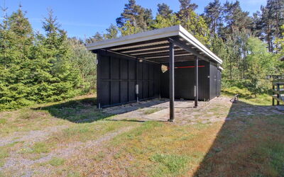 Eeske - 800M from the Sea
