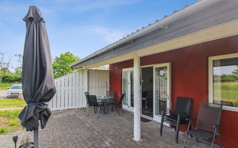 Erica - 6Km from the Sea: Møbel, Indretning, Stol, Gulvbelægning, Bord, Udvej, Etage, Loft, Værelse, Eco Hotel