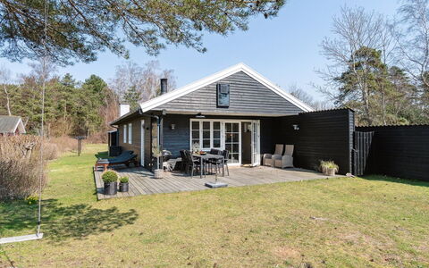 Peadda - 150M from the Sea: Hus, Hjem, Tag, Sommerhus, Land Lot, Estate, Stuehus, Landsby, Farm