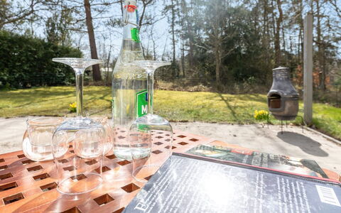 Heikki - 700M from the Sea: Flaske, Drinkware, Glas Flaske, Barware, Vin, Vinflaske