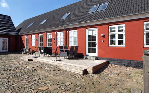 Karoline - 6Km from the Sea: Træ, Hus, Sommerhus, Hjem, Tag, Landdistrikt, Sidespor, Bjælkehytte, Garden Bygninger, Hårdttræ