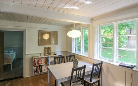 Viggo - 300M from the Sea: Træ, Hus, Sommerhus, Hjem, Tag, Landdistrikt, Sidespor, Bjælkehytte, Garden Bygninger, Hårdttræ