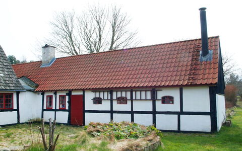 Viggo - 300M from the Sea: Træ, Hus, Sommerhus, Hjem, Tag, Landdistrikt, Sidespor, Bjælkehytte, Garden Bygninger, Hårdttræ