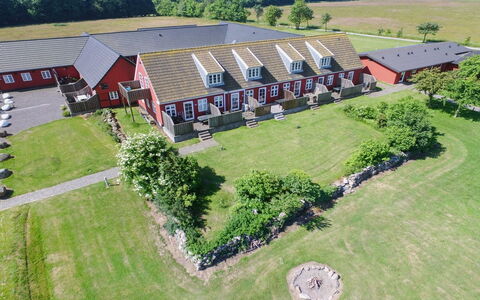 Gisella - 6Km from the Sea: Træ, Hus, Sommerhus, Hjem, Tag, Landdistrikt, Sidespor, Bjælkehytte, Garden Bygninger, Hårdttræ