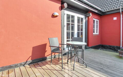 Gisella - 6Km from the Sea: Træ, Hus, Sommerhus, Hjem, Tag, Landdistrikt, Sidespor, Bjælkehytte, Garden Bygninger, Hårdttræ