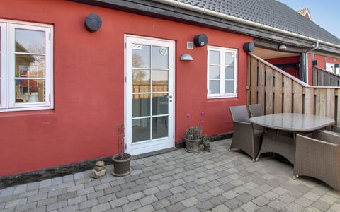 Gisella - 6Km from the Sea: Træ, Hus, Sommerhus, Hjem, Tag, Landdistrikt, Sidespor, Bjælkehytte, Garden Bygninger, Hårdttræ