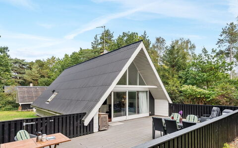 Lillesol - 400M from the Sea: Hjem, Sommerhus, Sidespor, Hårdttræ, Skygge, Planke, Design, Estate, Veranda, Dæk