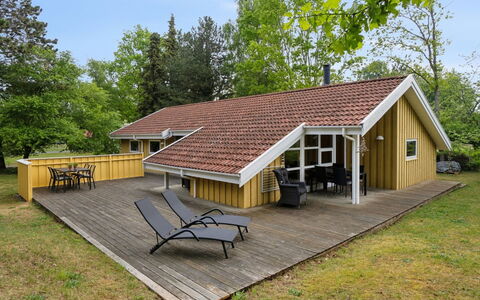 Ailen - 500M from the Sea: Træ, Hus, Sommerhus, Hjem, Tag, Landdistrikt, Sidespor, Bjælkehytte, Garden Bygninger, Hårdttræ