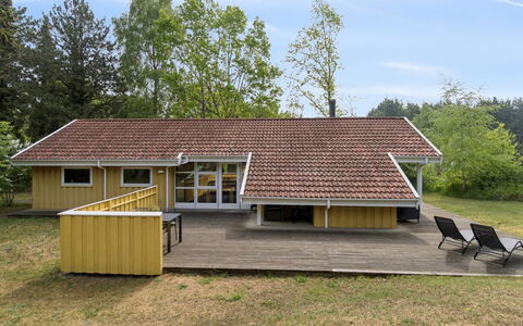 Ailen - 500M from the Sea: Træ, Hus, Sommerhus, Hjem, Tag, Landdistrikt, Sidespor, Bjælkehytte, Garden Bygninger, Hårdttræ