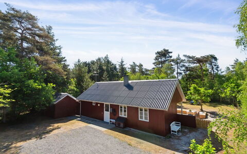 Malou - 350M from the Sea: Træ, Bejdse, Planke, Hårdttræ, Sommerhus, Dæk, Sidespor, Skygge, Trægulve, Garden Bygninger